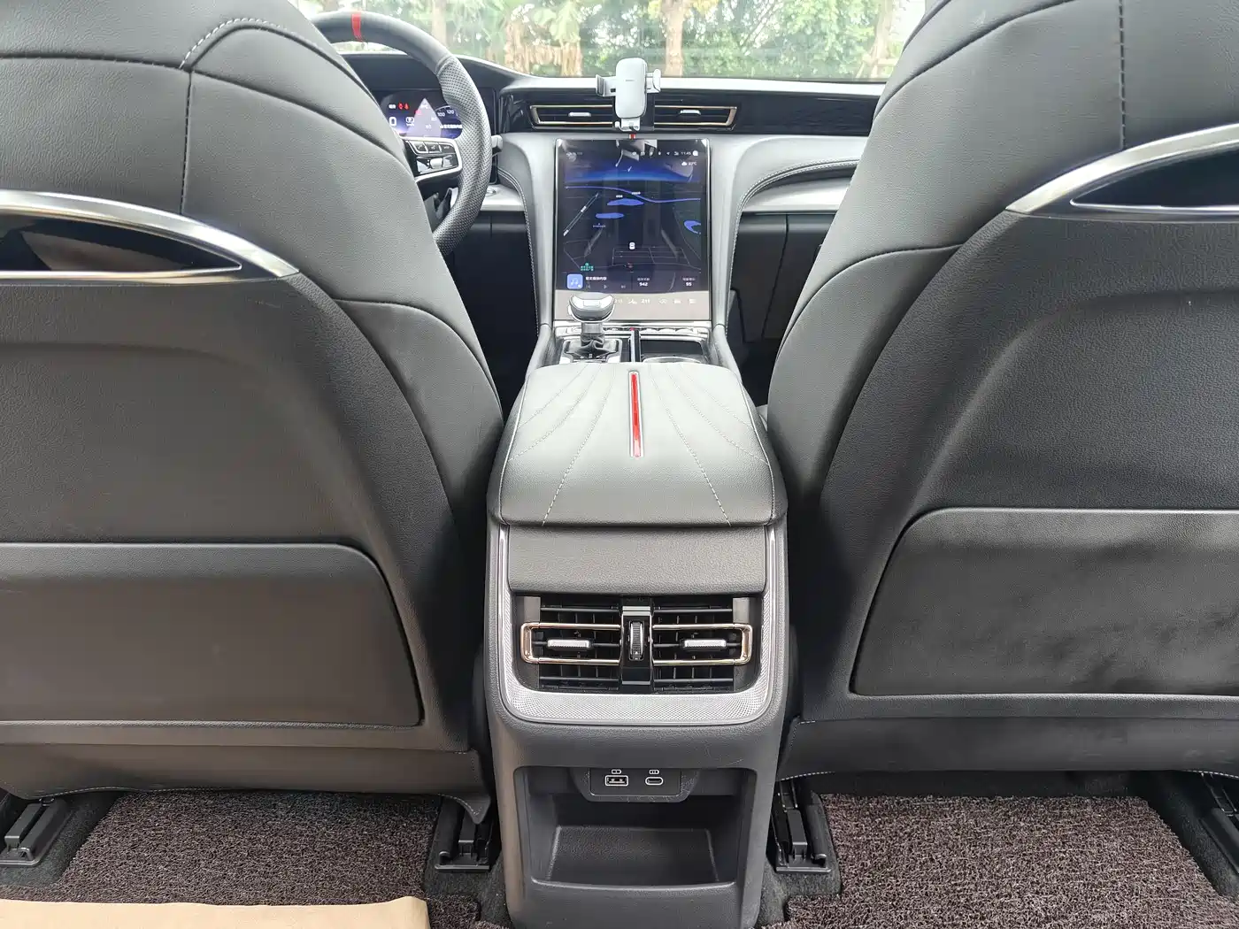 Hongqi H5 2024 2.0T Automatic Smart Connect Flag Smooth Edition фото 19
