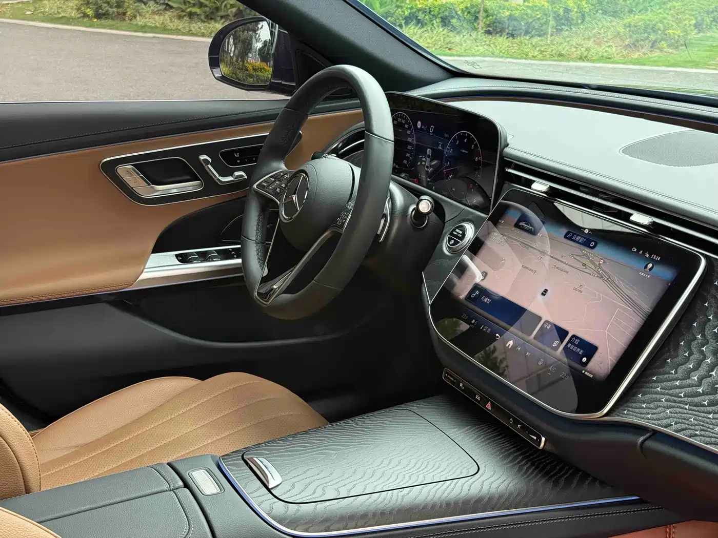 Mercedes-Benz E-Class 2024 E 300 L Fashion фото 34