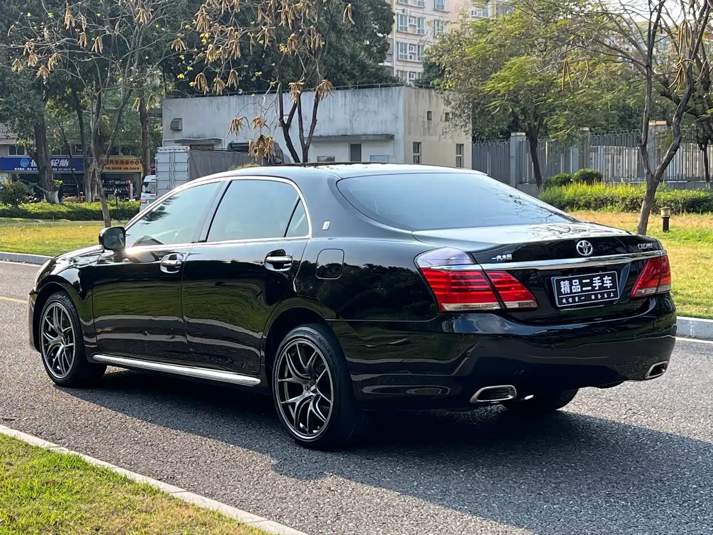 Toyota Crown 2012 2.5L Royal Leather Edition фото 7