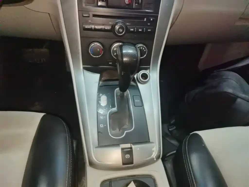 Chevrolet Captiva 2014 2.4L 2WD Urban 5-seater фото 14