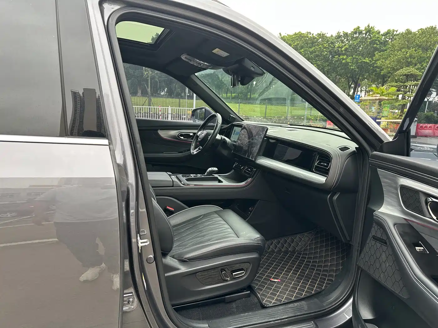 GAC Trumpchi Trumpchi GS8 2022 Dual Engine Series 2.0TM 2WD Premium Edition (6-Seater) фото 35