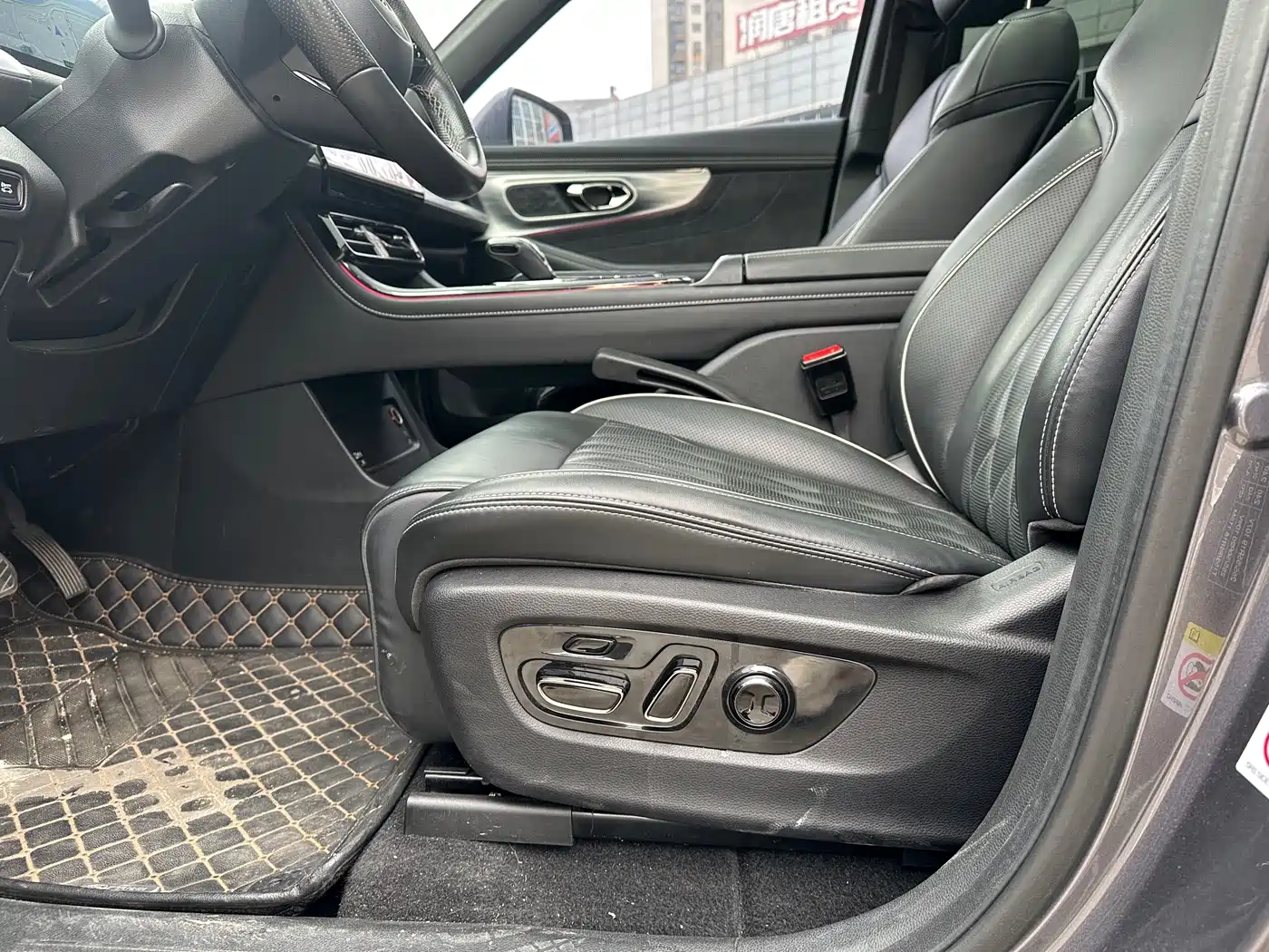 GAC Trumpchi Trumpchi GS8 2022 Dual Engine Series 2.0TM 2WD Premium Edition (6-Seater) фото 13