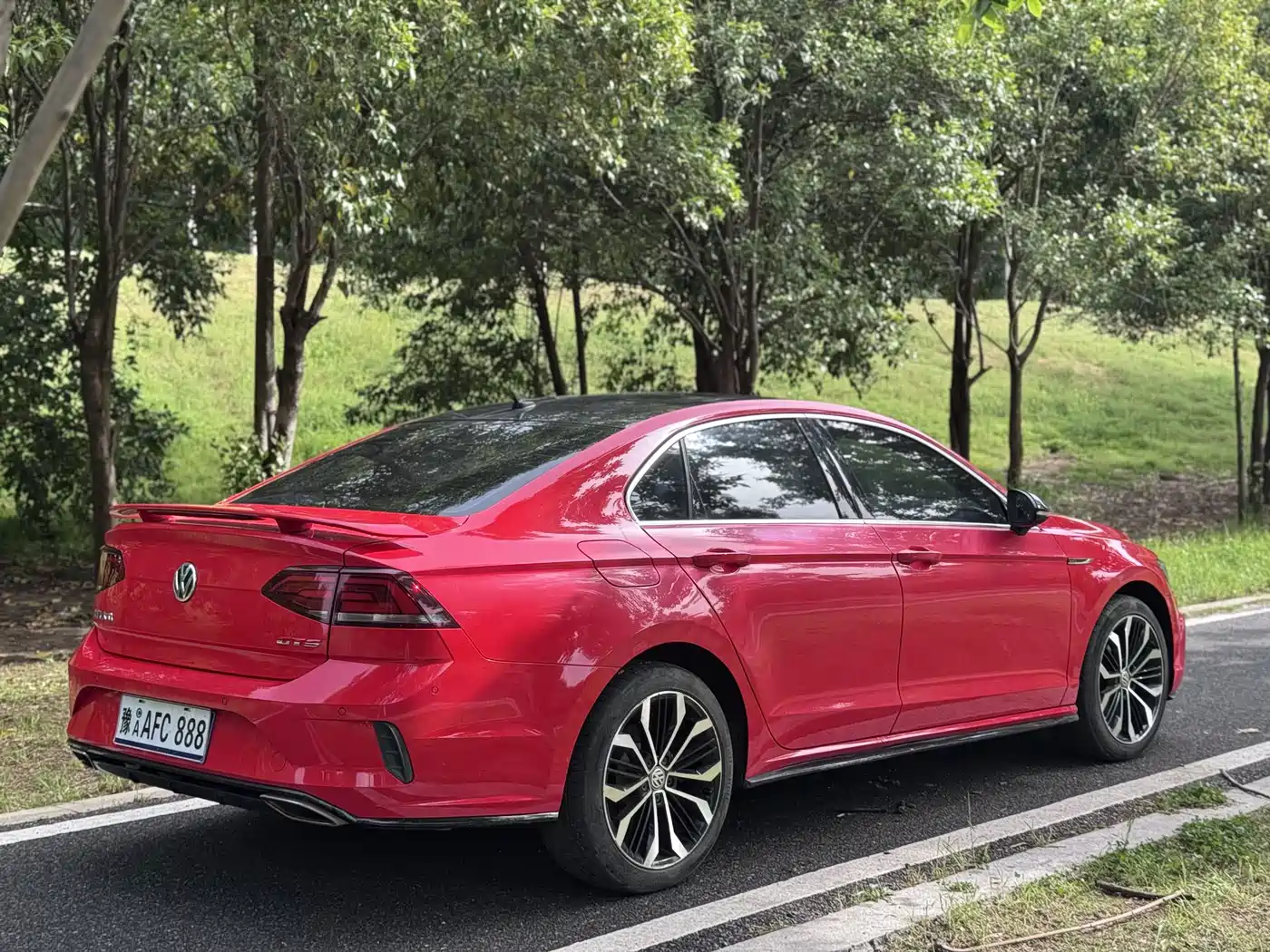 Volkswagen Lamando 2017 2.0T GTS фото 9