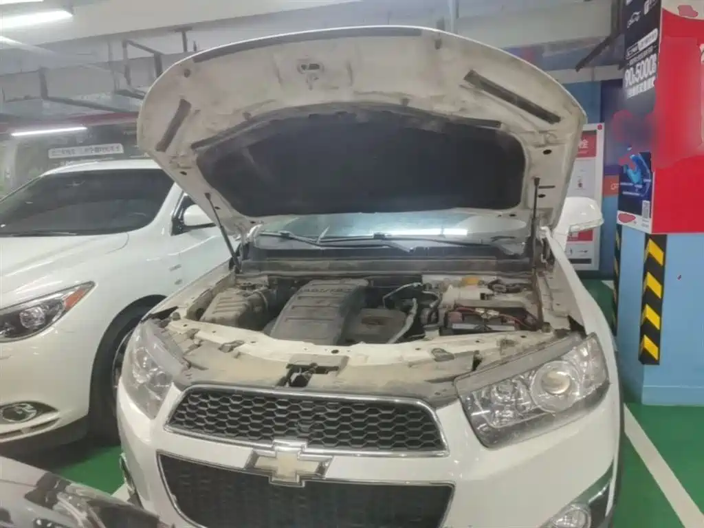 Chevrolet Captiva 2014 2.4L 2WD Urban 5-seater фото 20