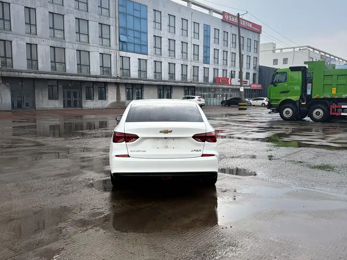 CHEVROLET CRUZE