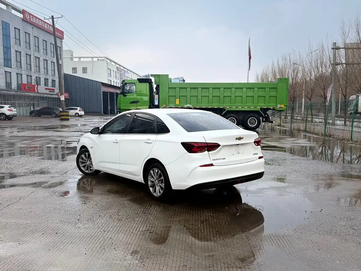 CHEVROLET CRUZE