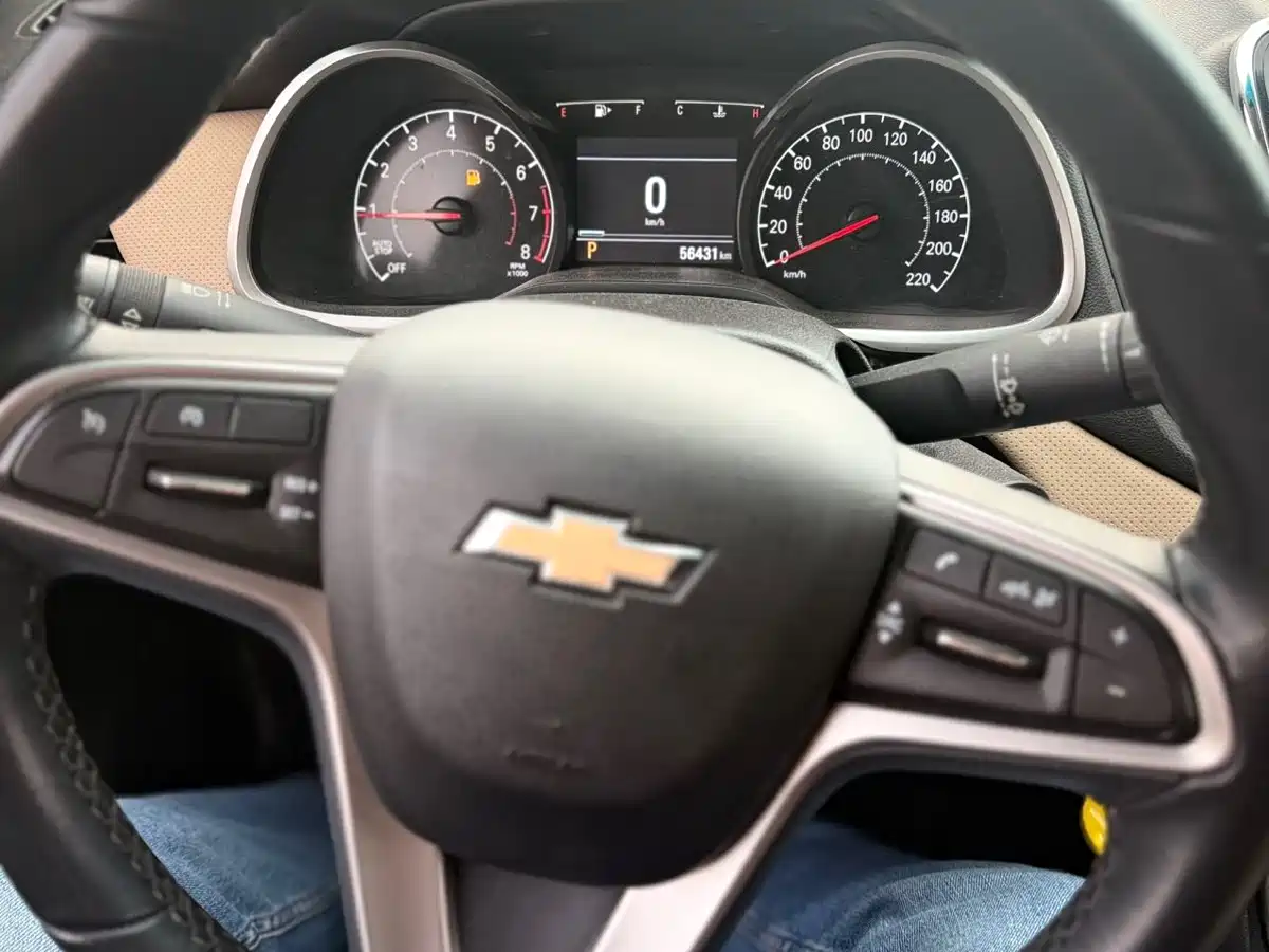 CHEVROLET CRUZE