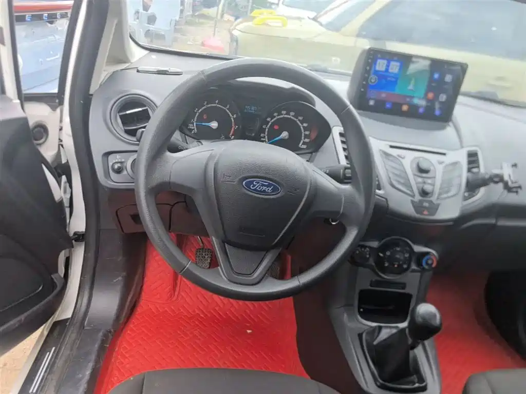 Ford Fiesta 2015 2013 Sedan 1.5L Manual Trend
