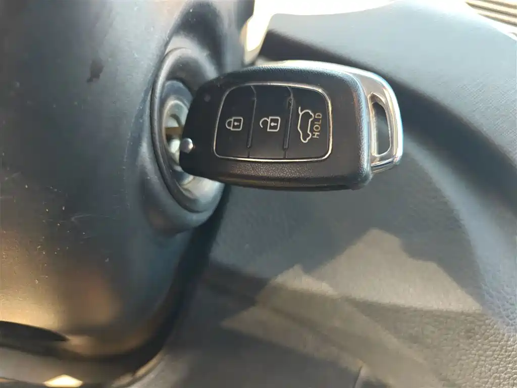 Hyundai Santa Fe 2013 Model 2.4L Automatic 2WD Comfort фото 18