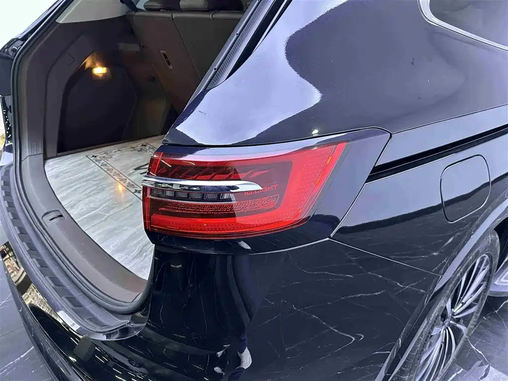 Volkswagen Viloran 2022 380TSI Premium Edition фото 22