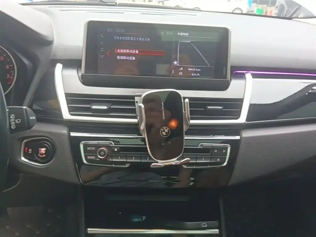 BMW 2 Series Touring 2016 218i Leading фото 13