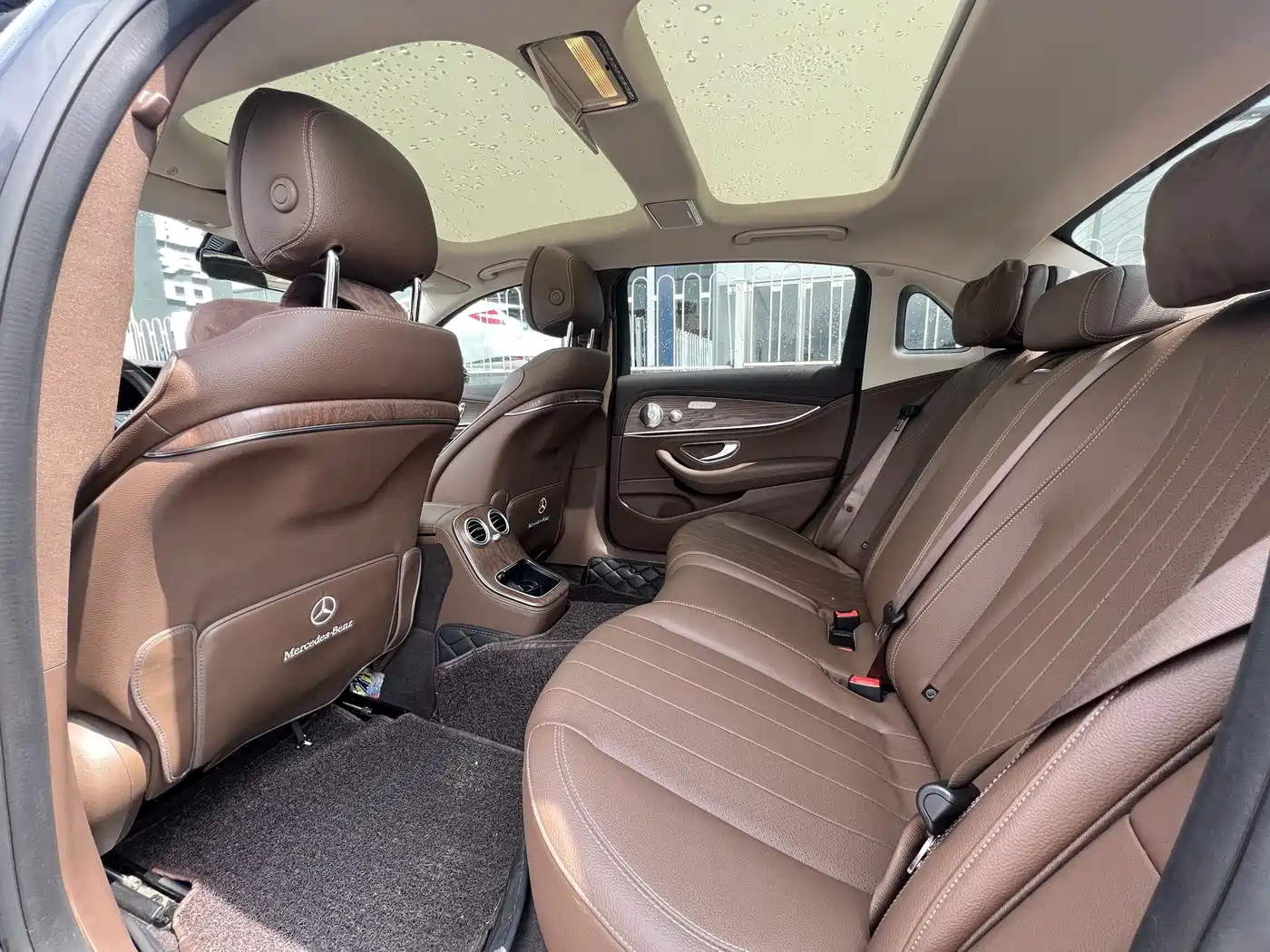 Mercedes-Benz E-Class New Energy 2022 Facelift E 350 e L Plug-in Hybrid Sedan фото 19