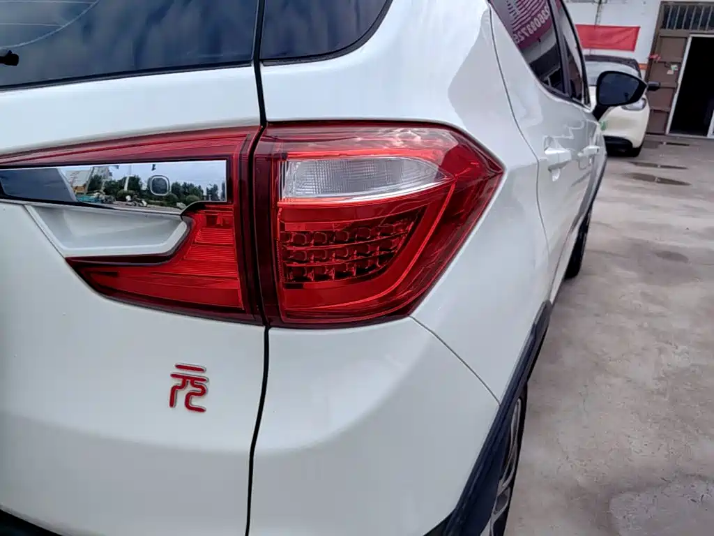 BYD Yuan 2017 2016 1.5L Automatic Luxury