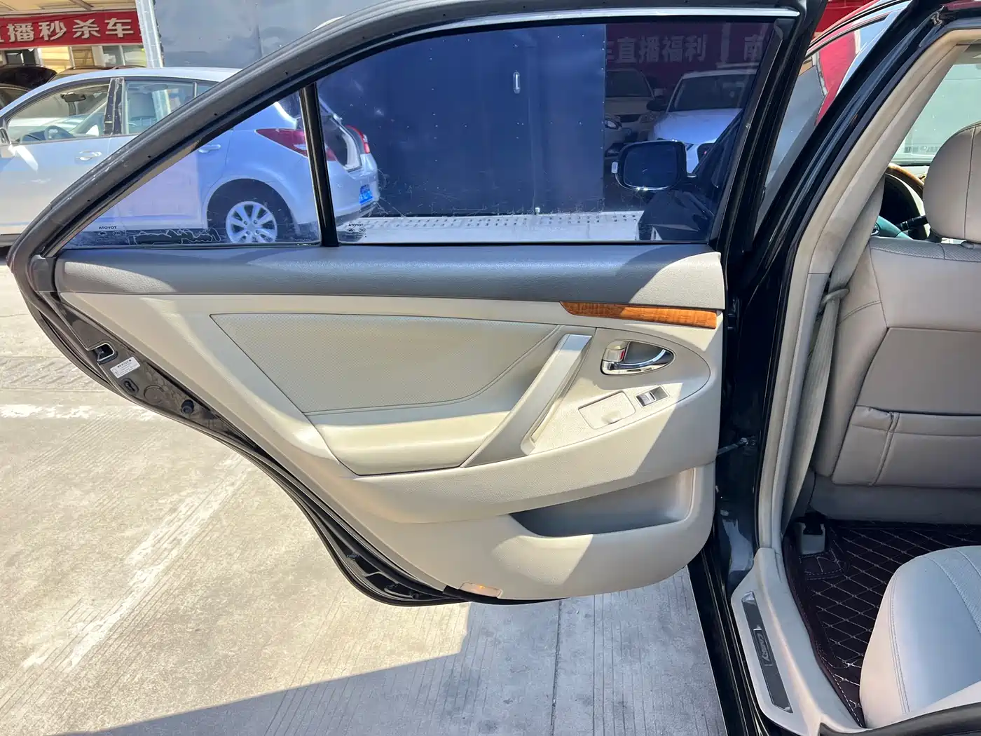 Toyota Camry 2011 240G Luxury Anniversary Edition фото 13