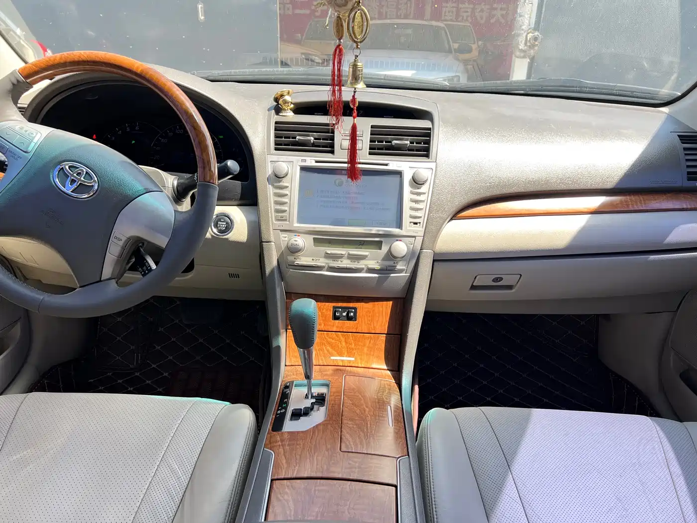 Toyota Camry 2011 240G Luxury Anniversary Edition фото 19