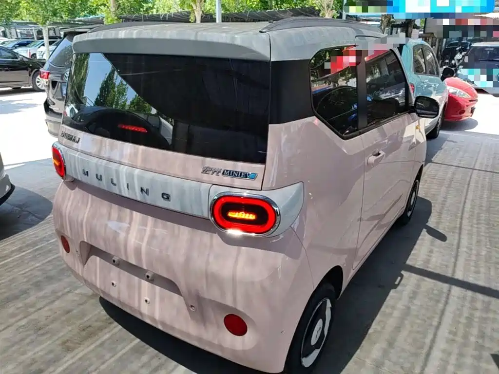 Фото 7 - Wuling Motors Hongguang MINIEV