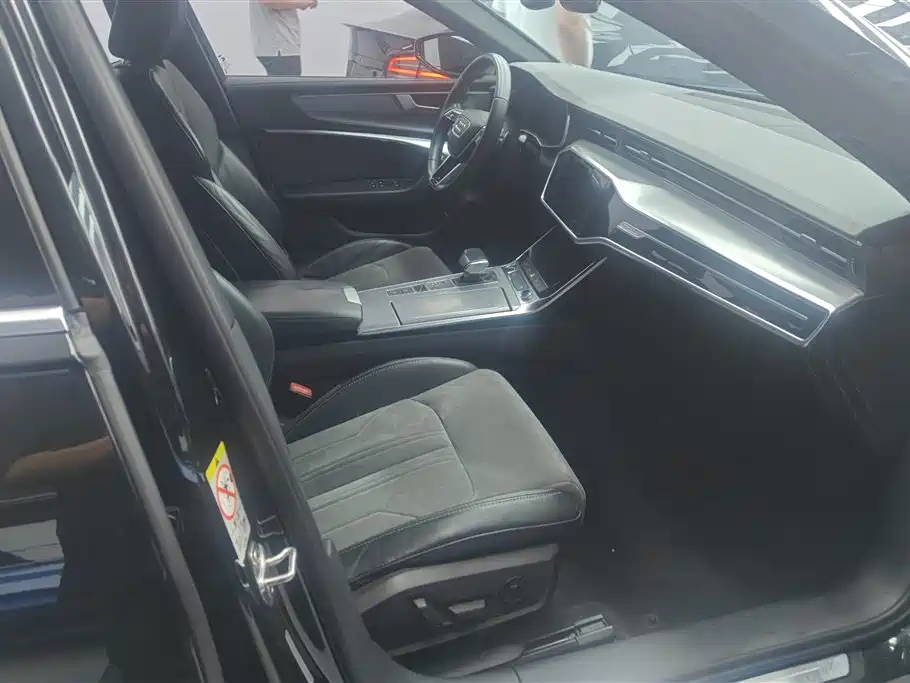Audi A6L 2021 40 TFSI Luxury Sport фото 8