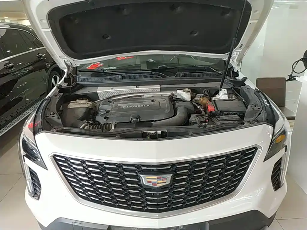 Cadillac XT4 2019 2018 28T FWD Leading Edition