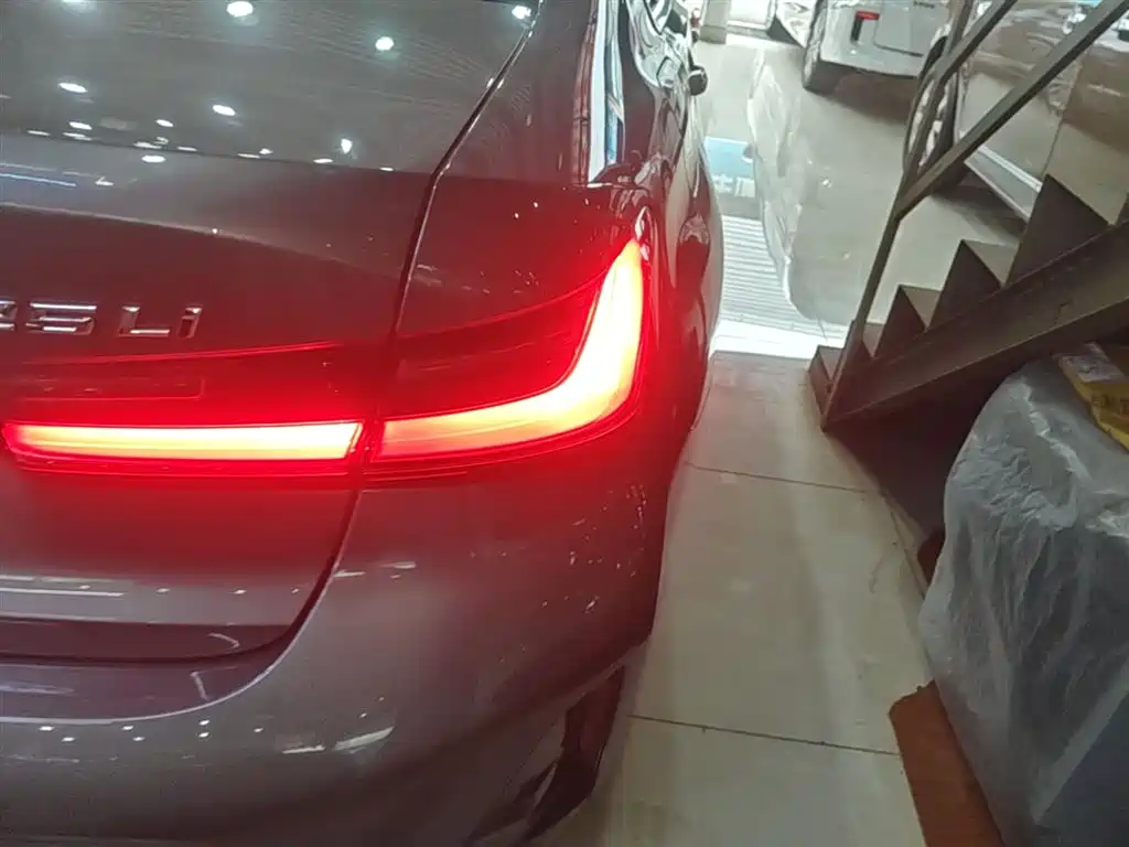 BMW 3 Series 2023 325Li M Sport Package фото 8