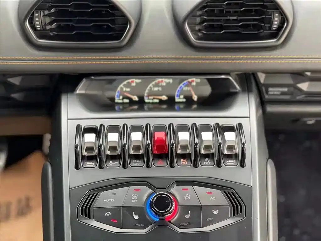 LAMBORGHINI HURACÁN