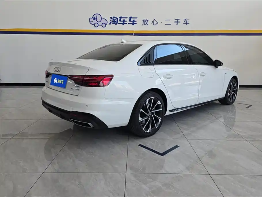 Audi A4L 2023 40 TFSI Fashion Dynamic фото 3