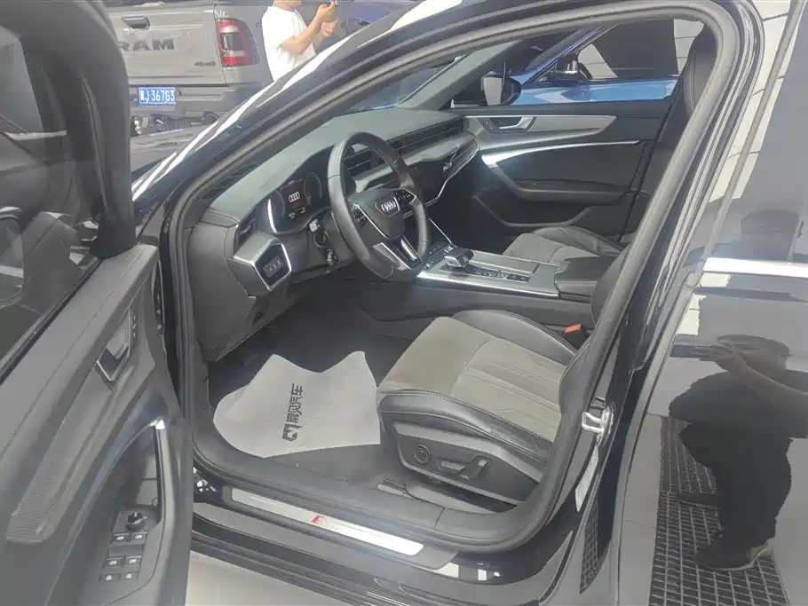 Audi A6L 2021 40 TFSI Luxury Sport фото 9