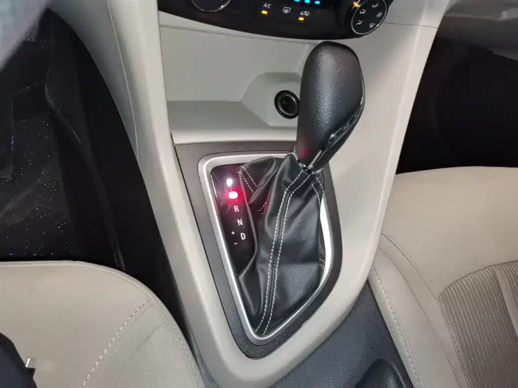Buick Excelle 2015 15N Automatic Elite фото 14