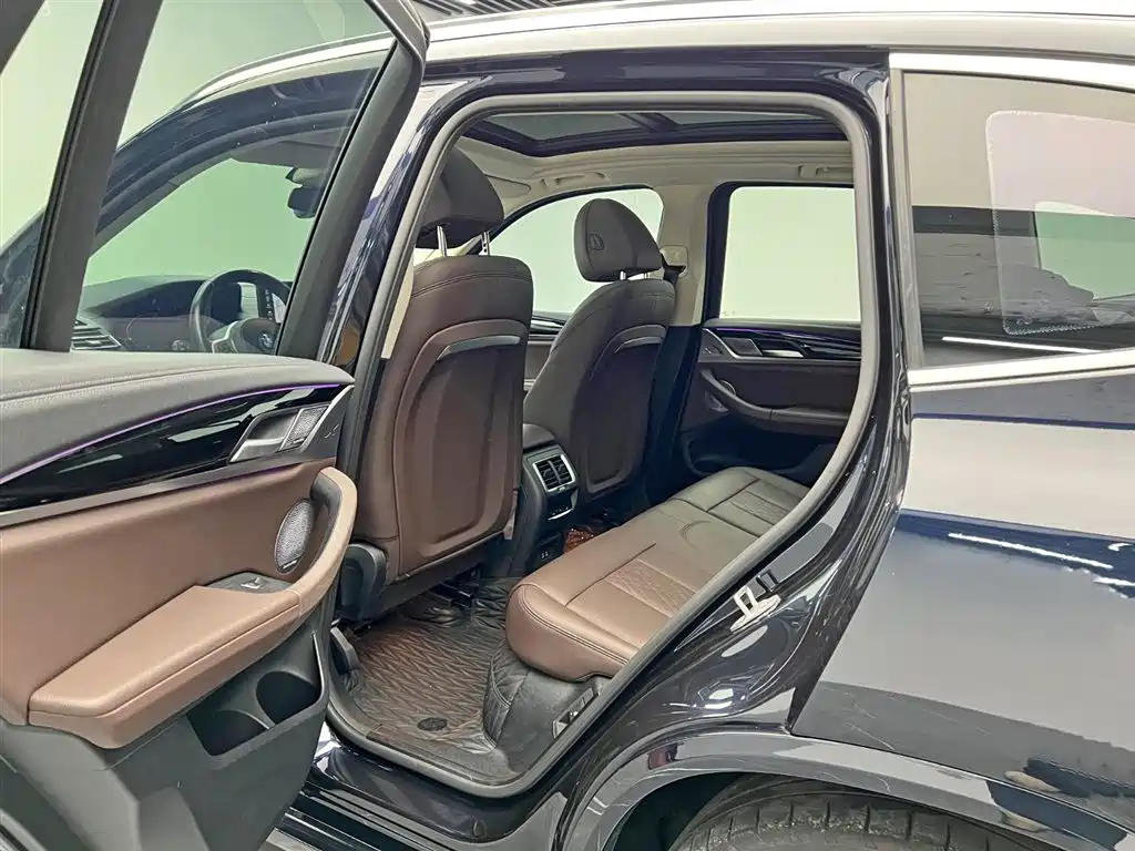 BMW iX3 2022 Leading Edition фото 15