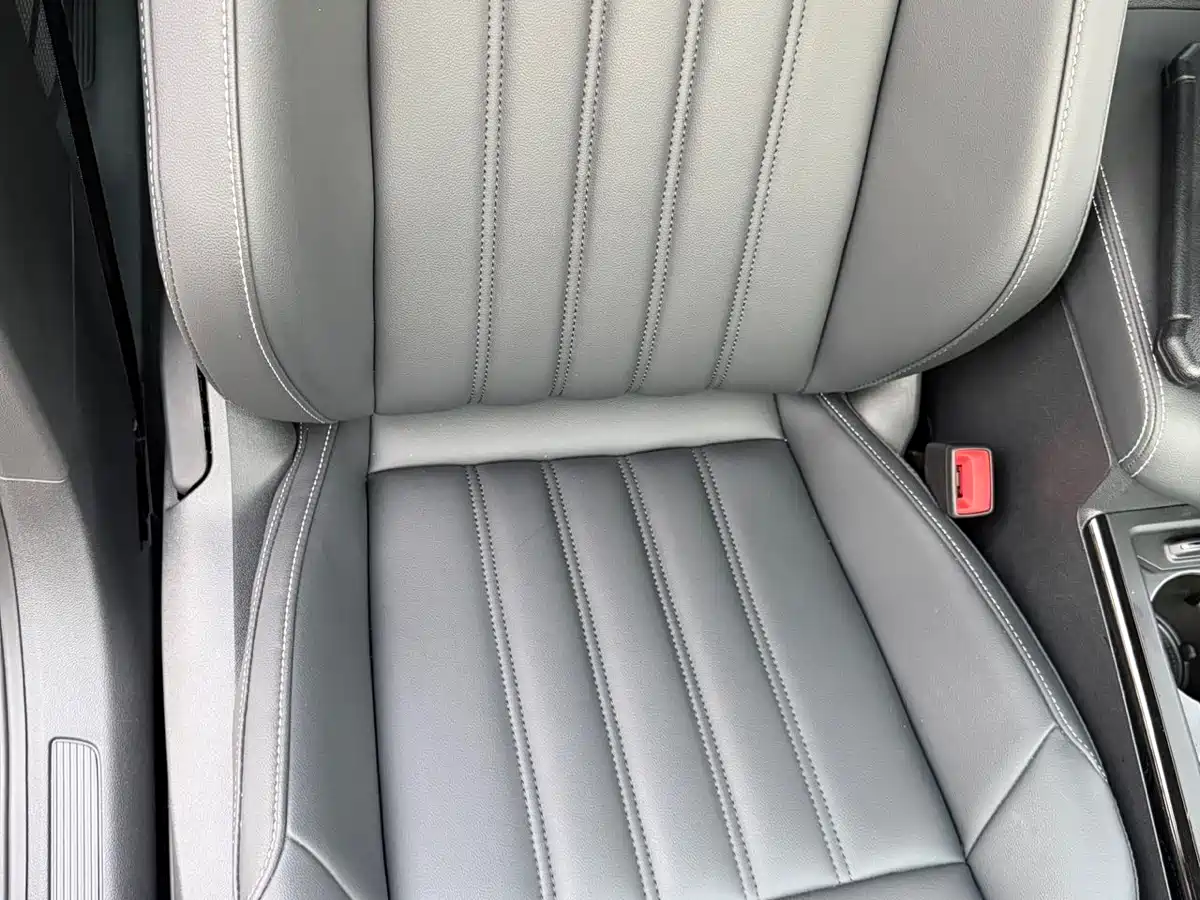 Volkswagen Passat 2022 280TSI Business Edition фото 12