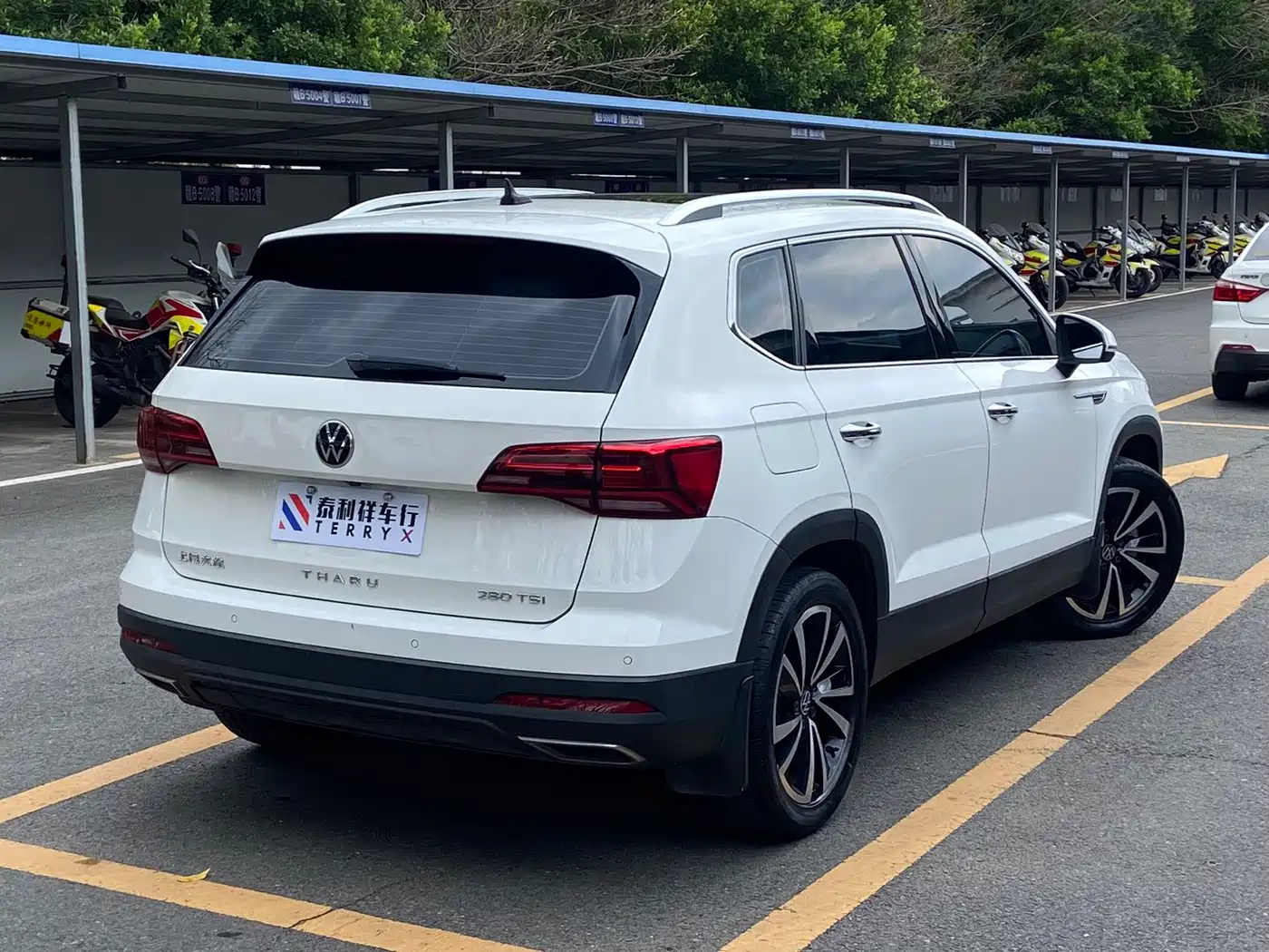 Volkswagen Tharu 2022 280TSI FWD Luxury Edition фото 4
