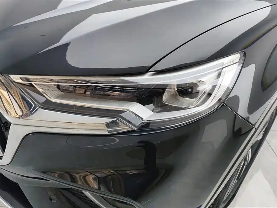 Hongqi HS5 2022 Facelift 2.0T Smart Flag Enjoyment Edition фото 5