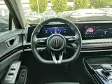Фото 11 - Hongqi H9