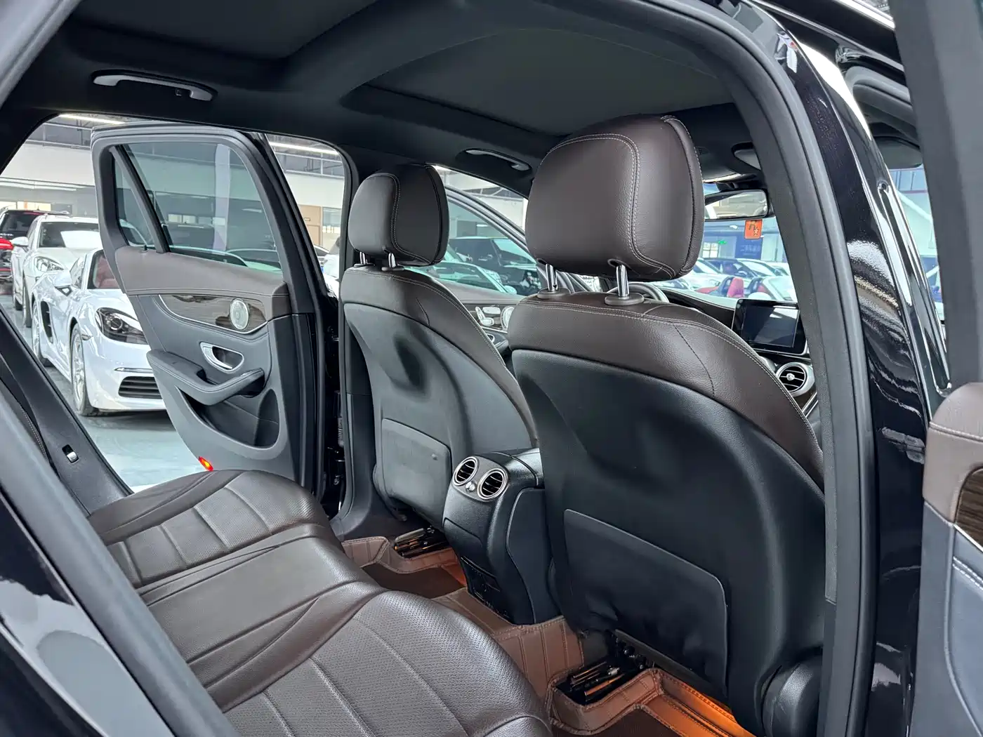 Mercedes-Benz GLC 2018 GLC 260 4MATIC Luxury фото 14