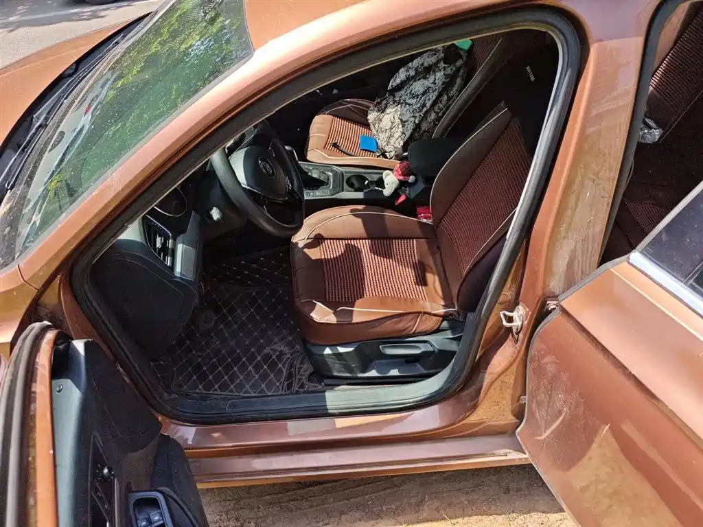 Volkswagen Lamando 2017 230TSI DSG Trend Edition фото 8