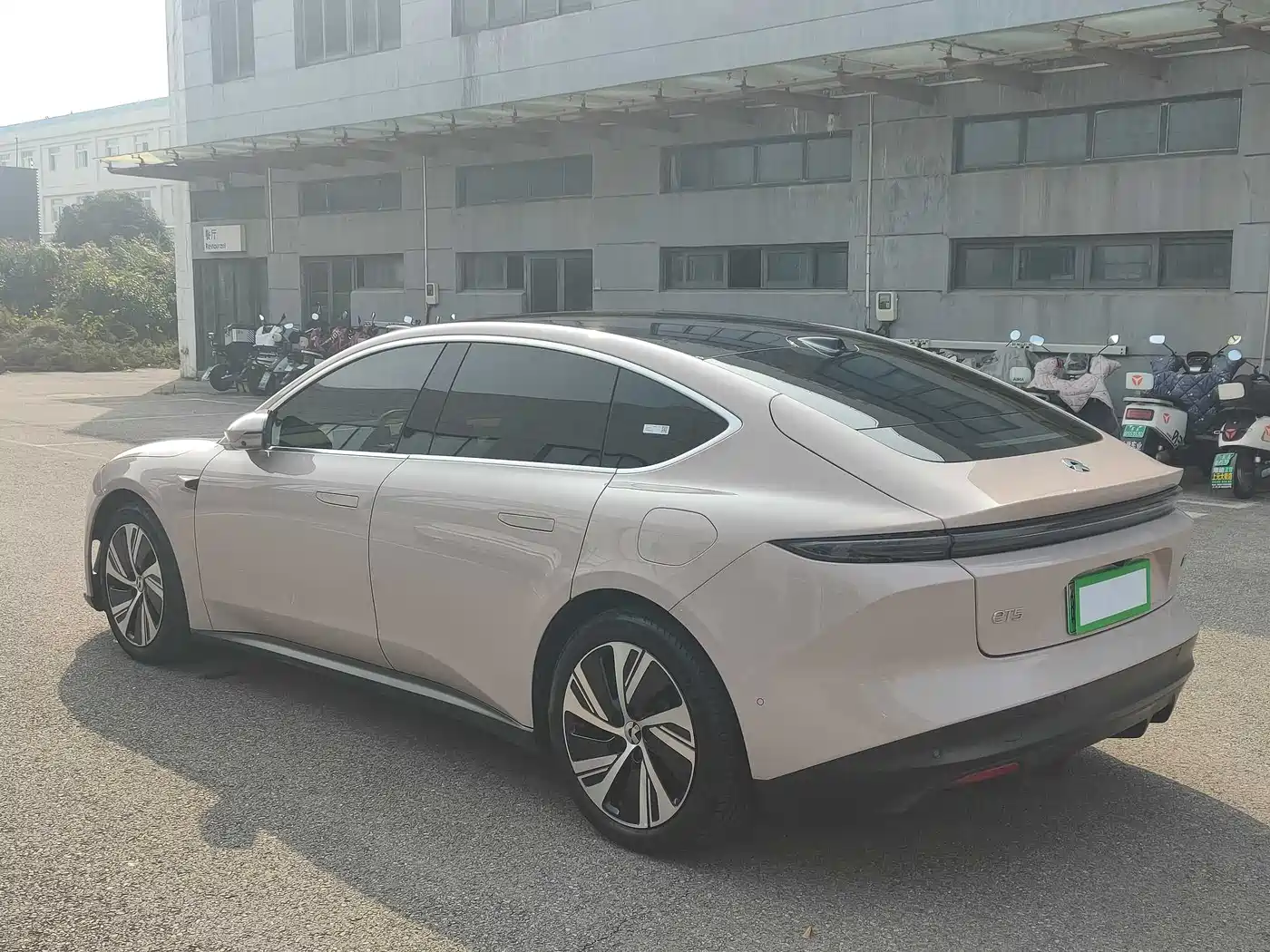 NIO NIO ET5