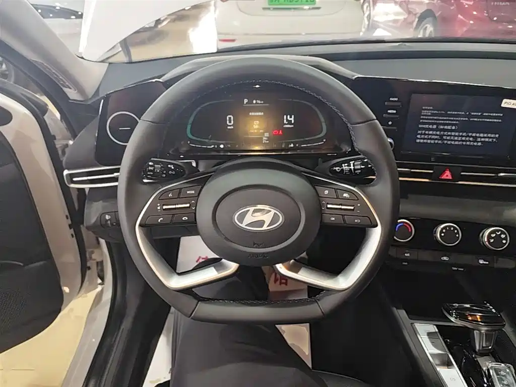 Hyundai Elantra 2023 1.5L CVT GLX Elite Edition фото 10
