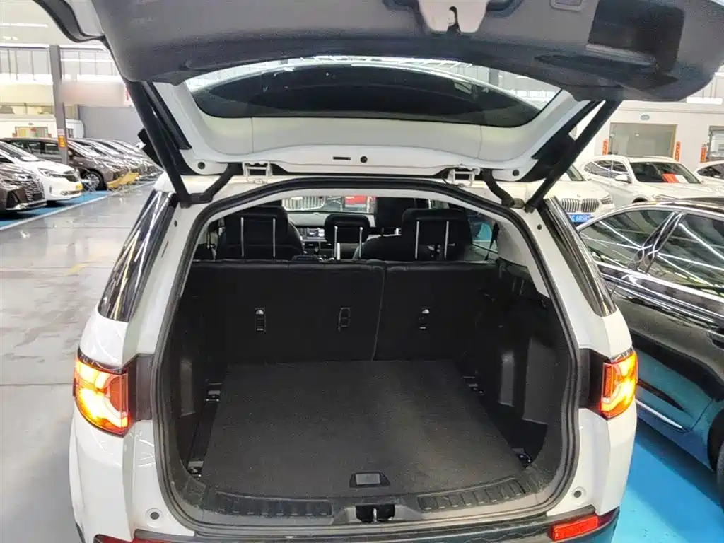 Land Rover Discovery Sport 2018 240PS SE Edition фото 19