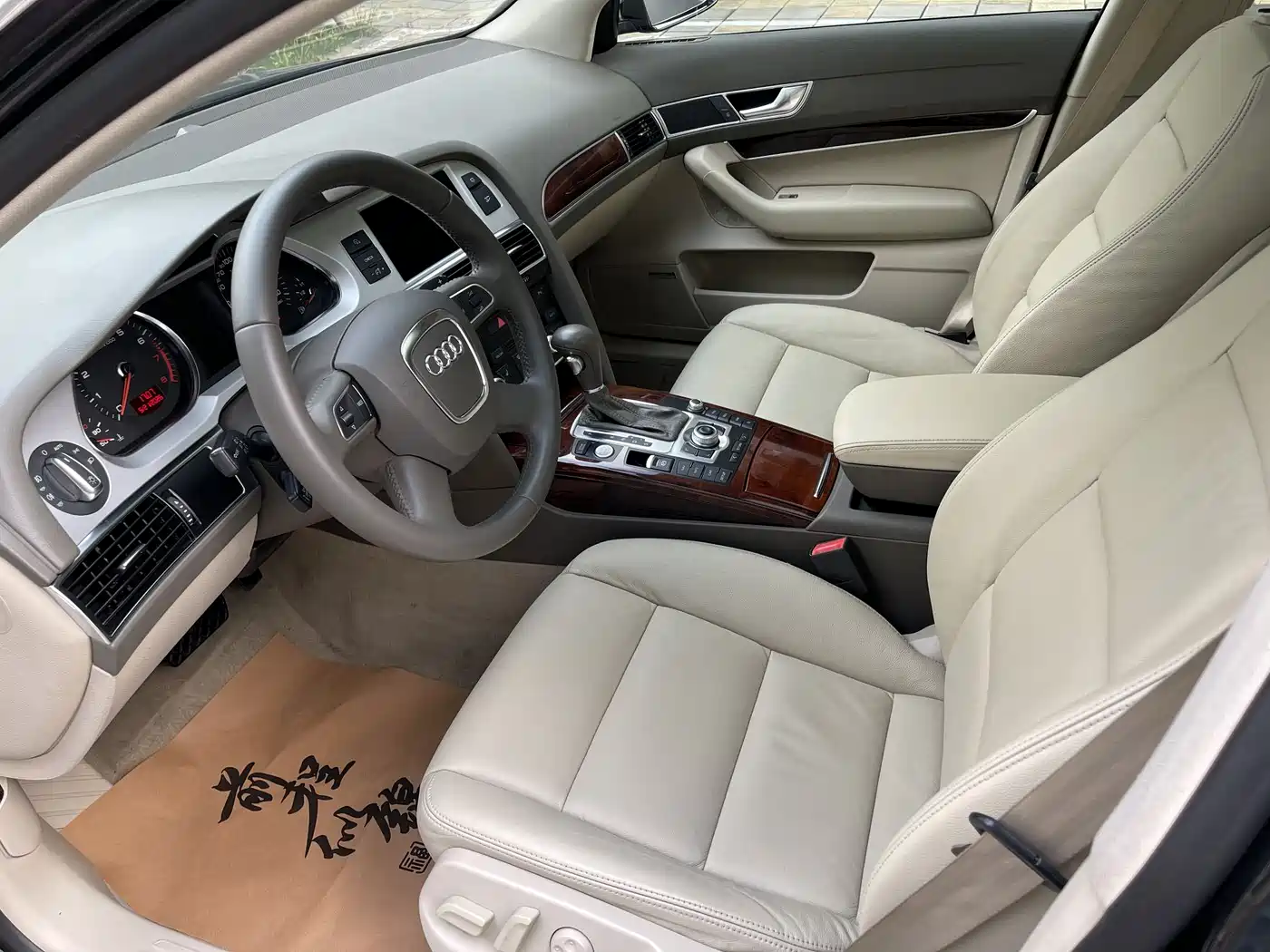 Audi A6L 2011 Model 2.4L Luxury фото 6