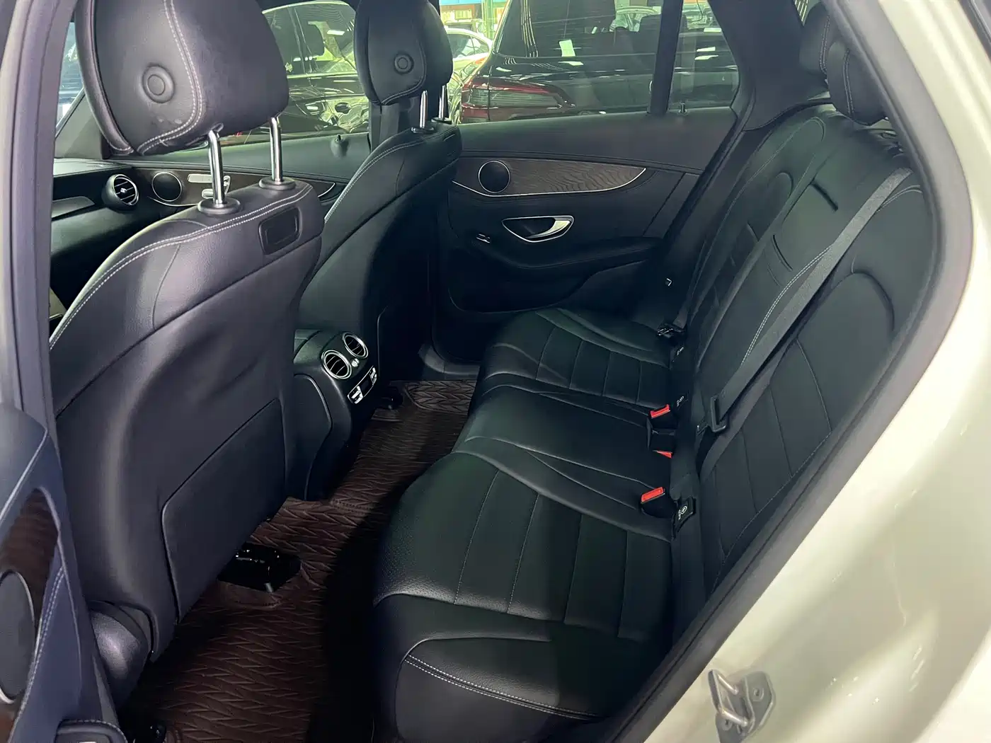 Mercedes-Benz GLC 2016 GLC 300 4MATIC Dynamic фото 5