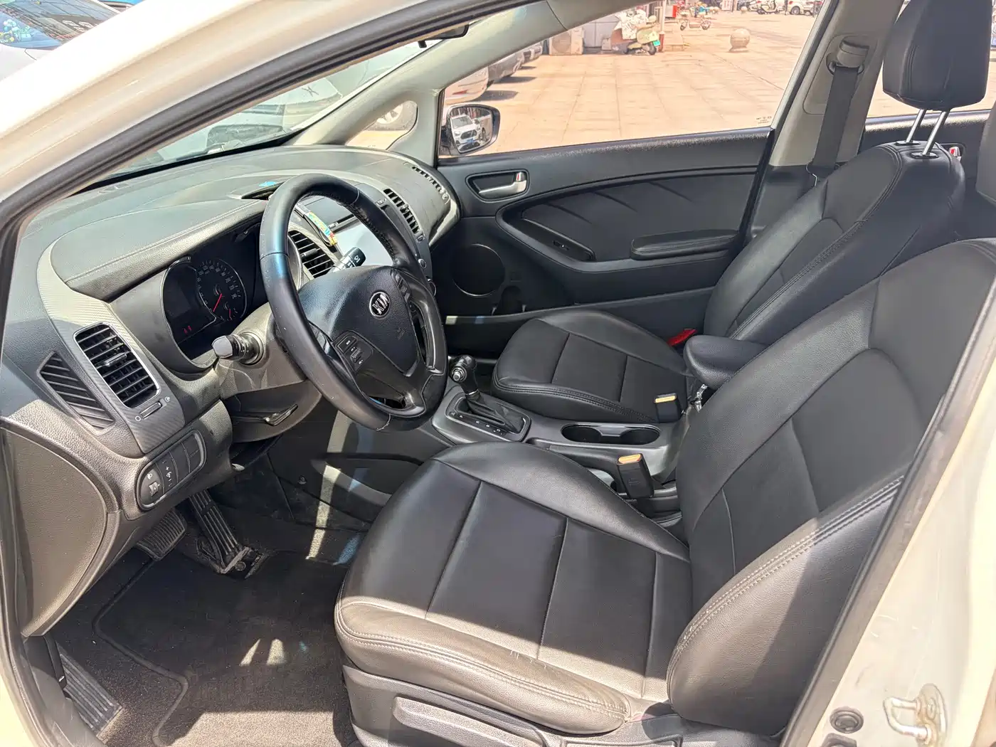 Kia K3 2015 1.6L Automatic GLS фото 4