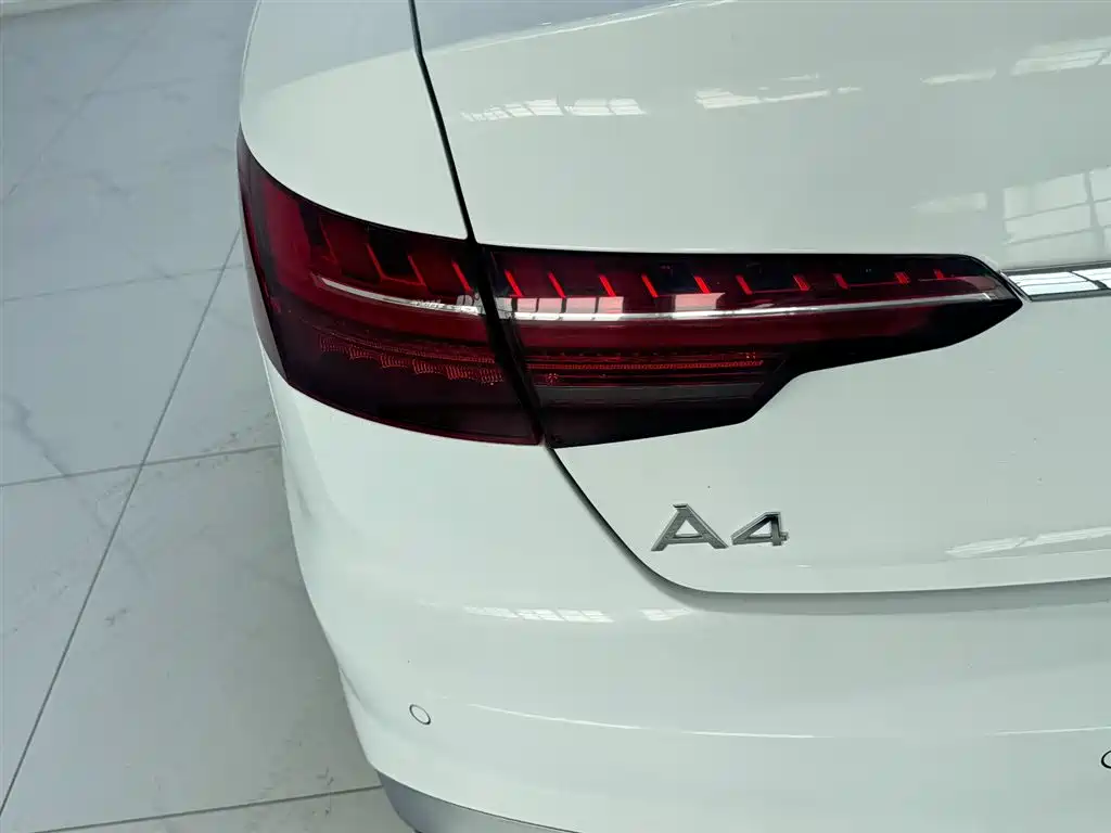 Audi A4L 2020 40 TFSI Fashion Dynamic Edition фото 13