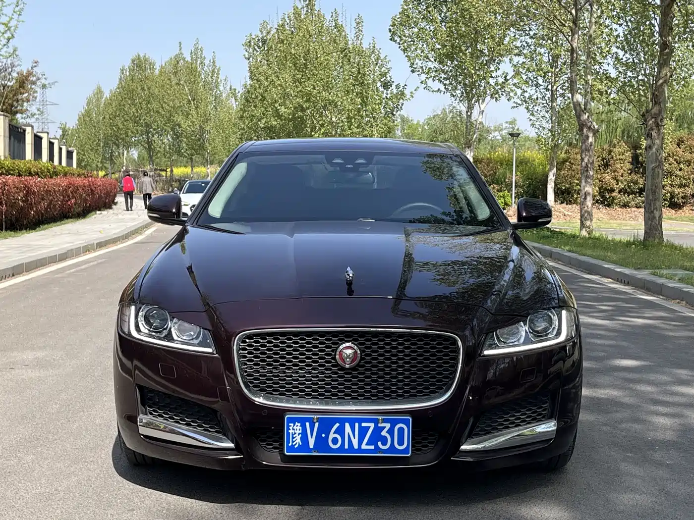 Photo 2 - Jaguar XFL