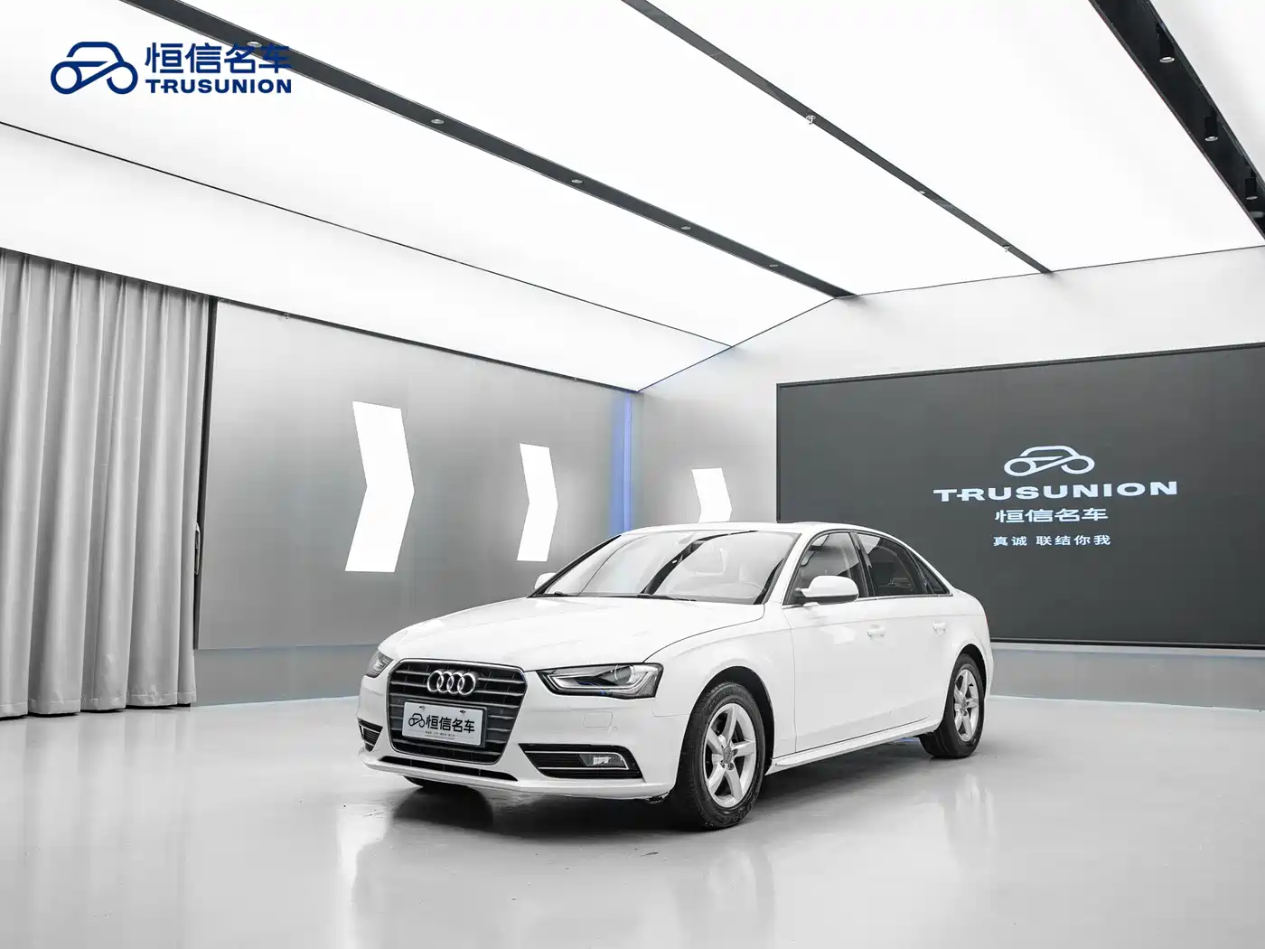 Audi A4L 2013 35 TFSI Automatic Comfort фото 3