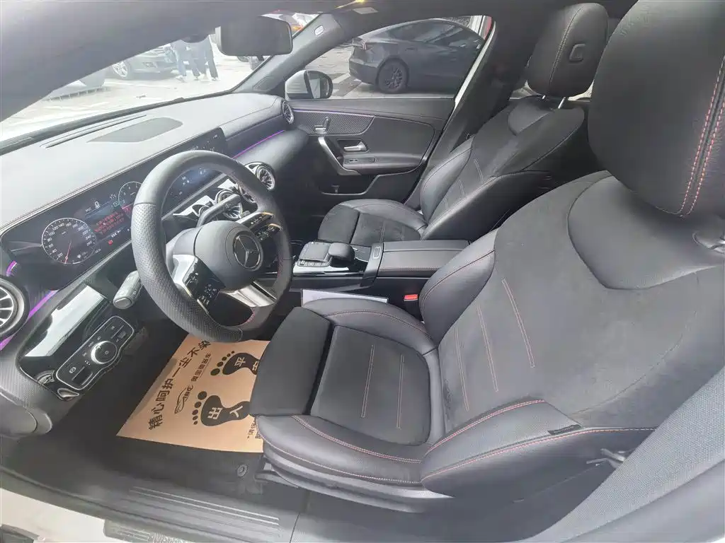 Mercedes-Benz A-Class 2023 A 200 L Fashion фото 4