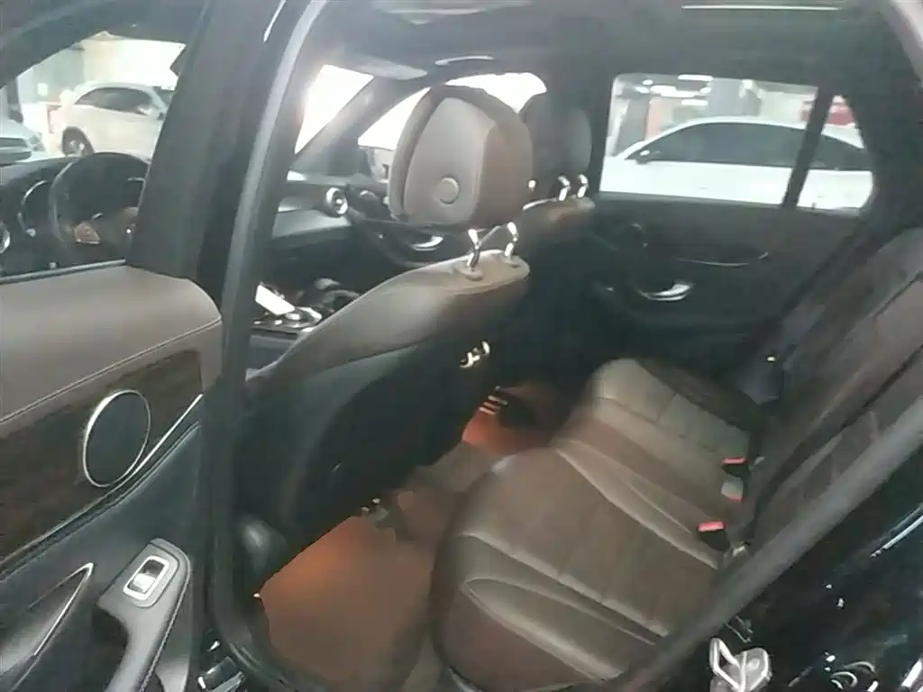 Mercedes-Benz GLC 2018 GLC 260 4MATIC Luxury фото 17