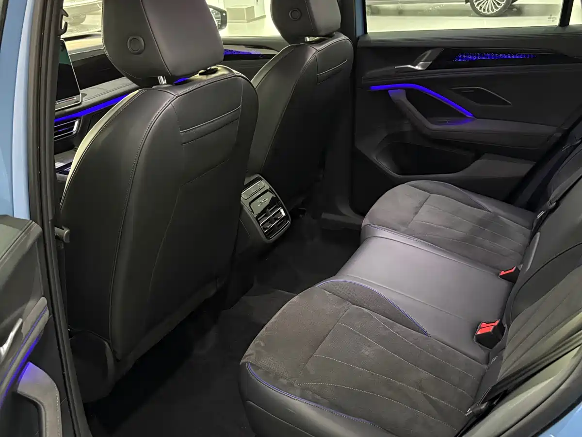 Volkswagen Tiguan L 2026 PRO 380TSI 4WD R-Line Smart Premium Edition фото 8