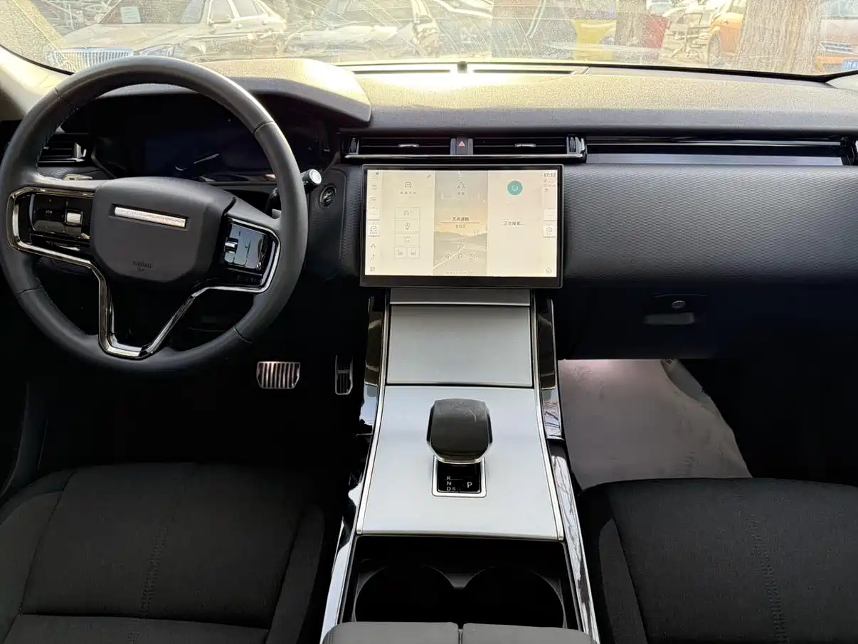 Land Rover Range Rover Velar 2024 S фото 6