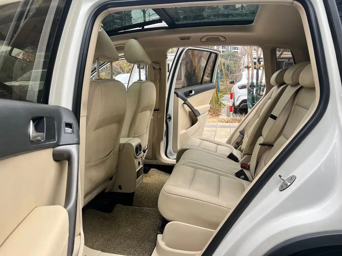 Volkswagen Tiguan 2012 2.0TSI Automatic 4WD Elite Edition фото 18