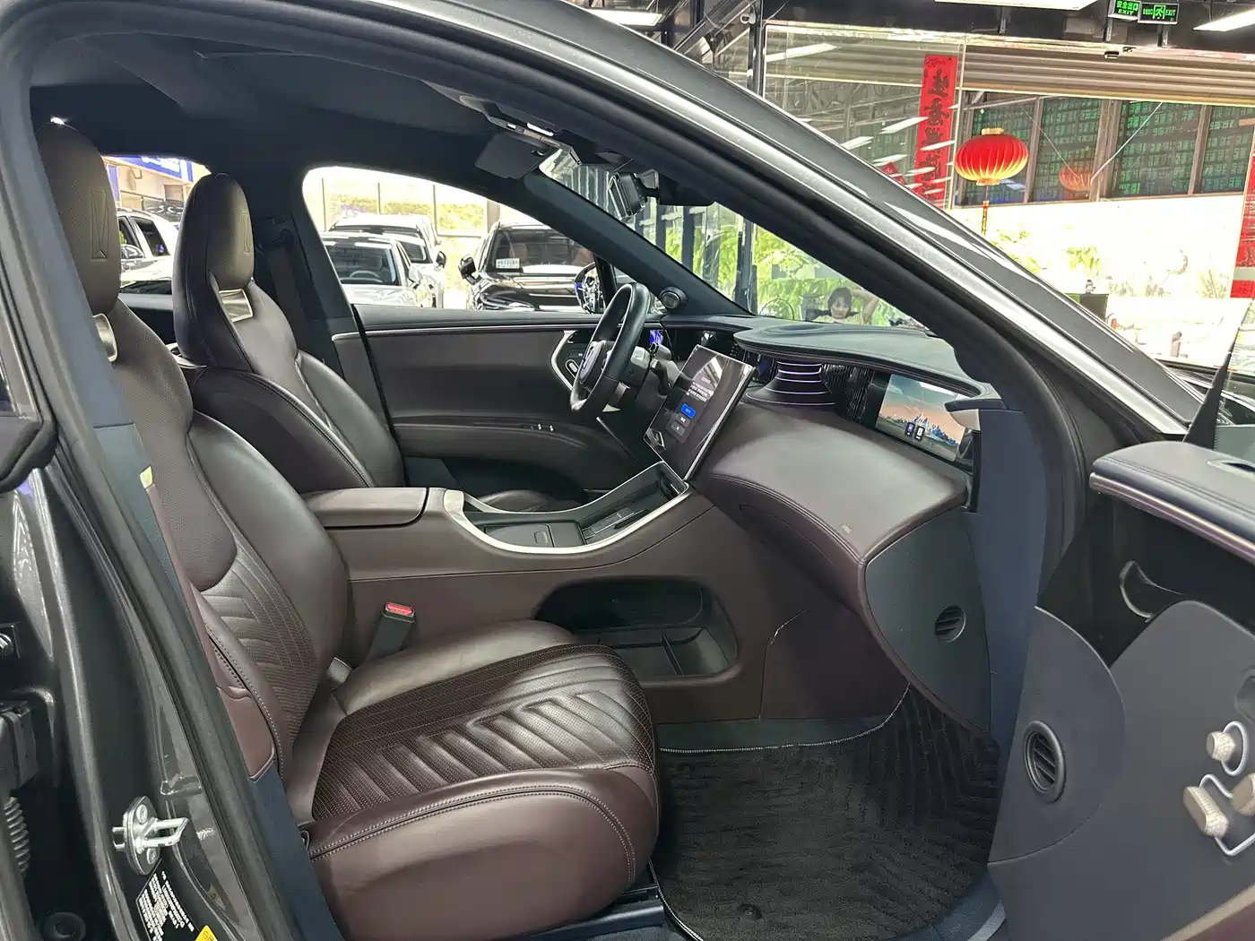 Avatr 11 2023 2022 Long Range Dual Motor Luxury Edition 5-seater