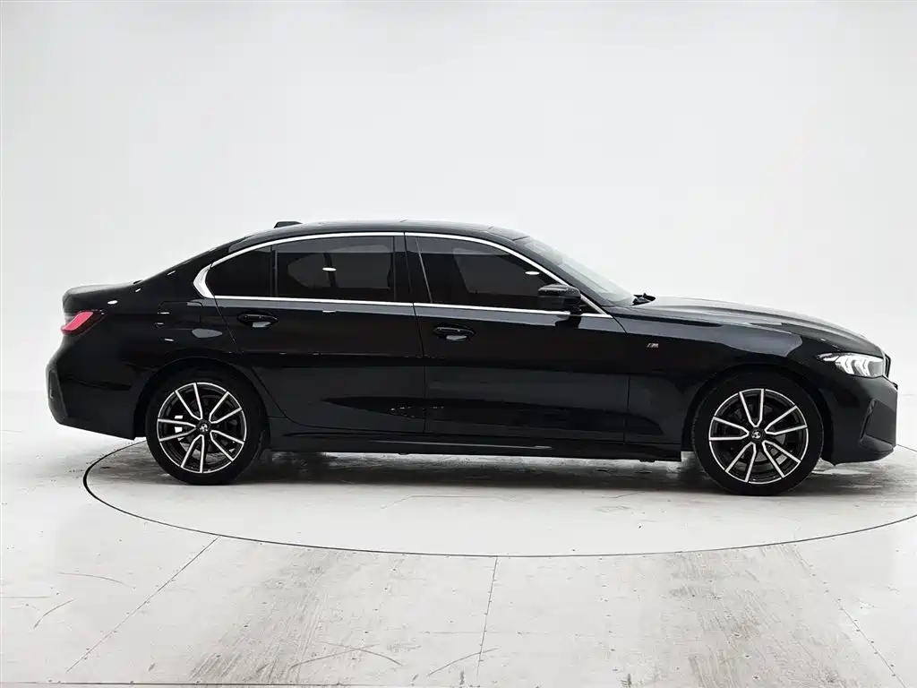 BMW 3 Series 2023 320Li M Sport Package фото 9